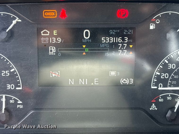 image for item YA4080 2019 Volvo VNR semi truck