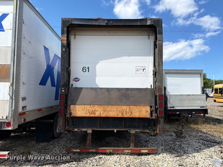 image for item YA4117 2001 Utility VS2RX dry van trailer