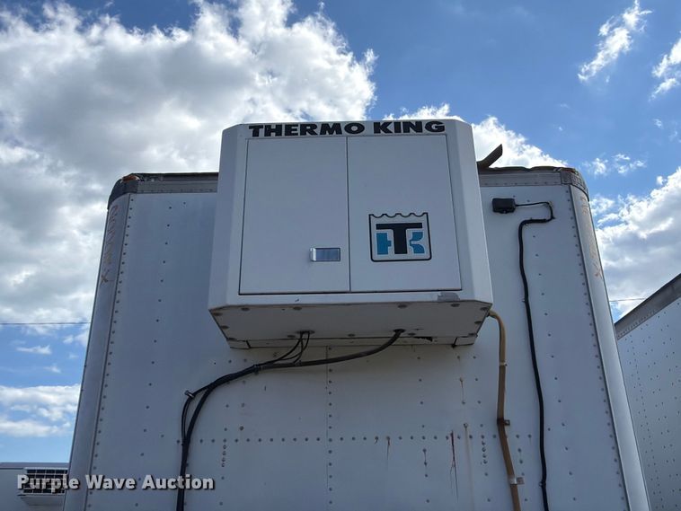 image for item YA4117 2001 Utility VS2RX dry van trailer