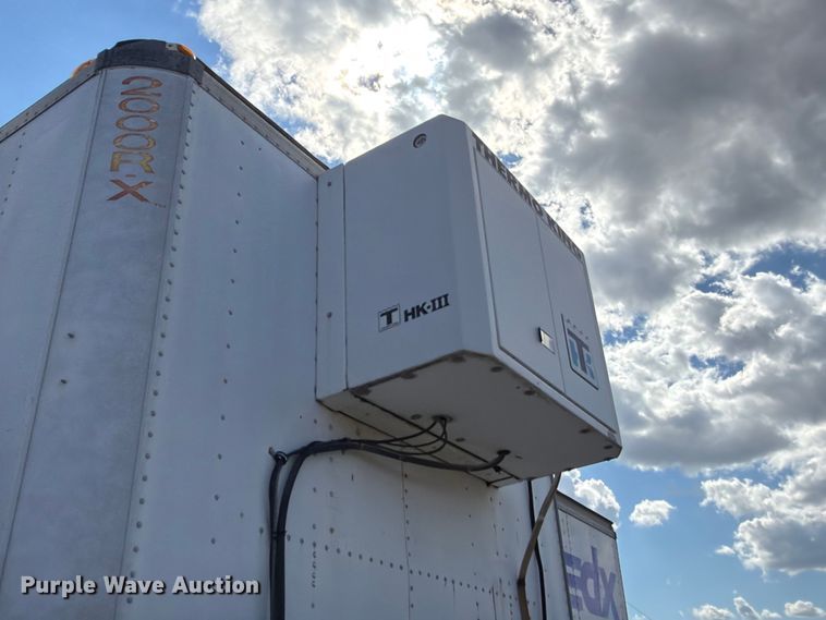 image for item YA4117 2001 Utility VS2RX dry van trailer
