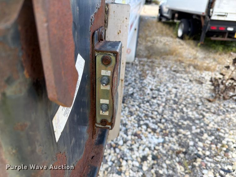 image for item YA4117 2001 Utility VS2RX dry van trailer