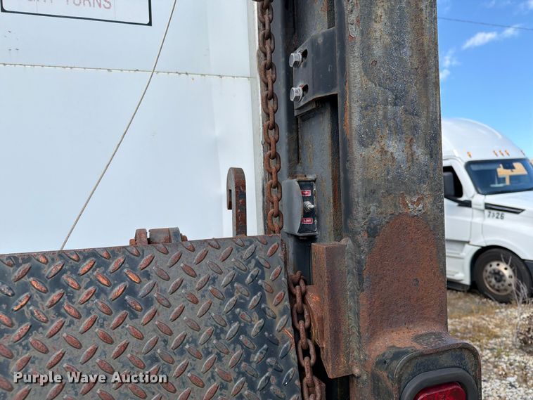 image for item YA4117 2001 Utility VS2RX dry van trailer