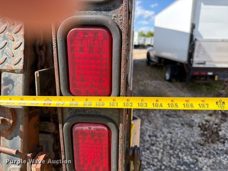 image for item YA4117 2001 Utility VS2RX dry van trailer