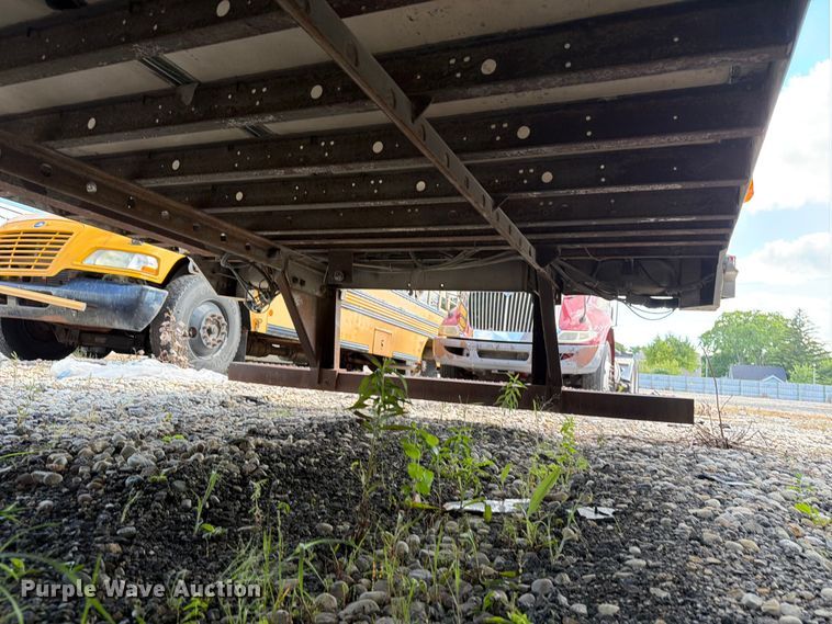 image for item YA4117 2001 Utility VS2RX dry van trailer
