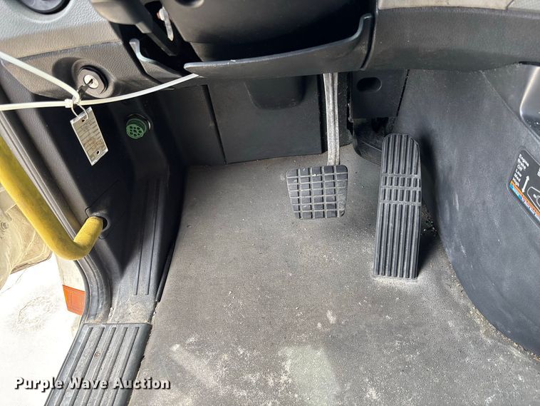 image for item YA4134 2021 Freightliner Cascadia 126 semi truck