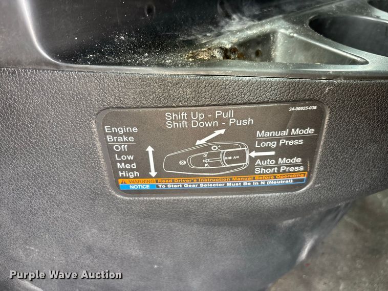 image for item YA4134 2021 Freightliner Cascadia 126 semi truck