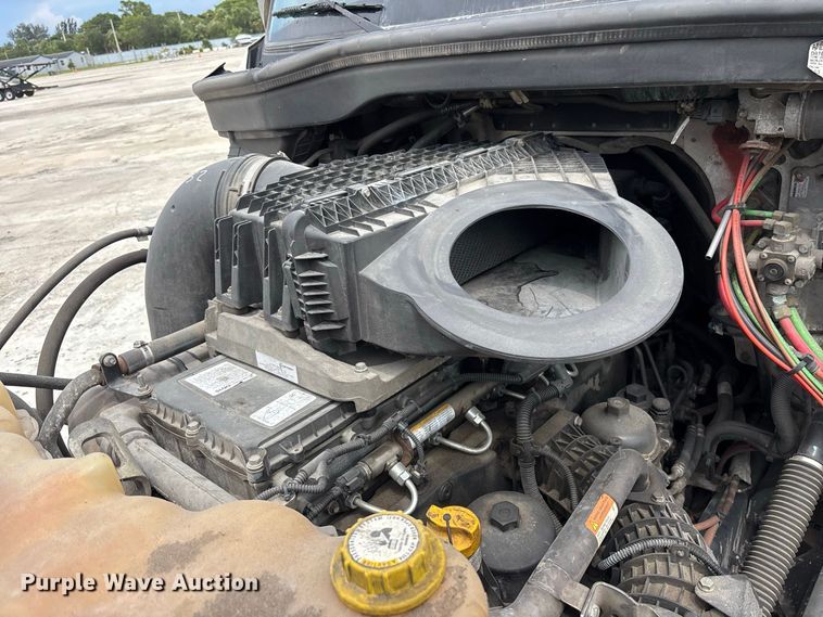 image for item YA4134 2021 Freightliner Cascadia 126 semi truck