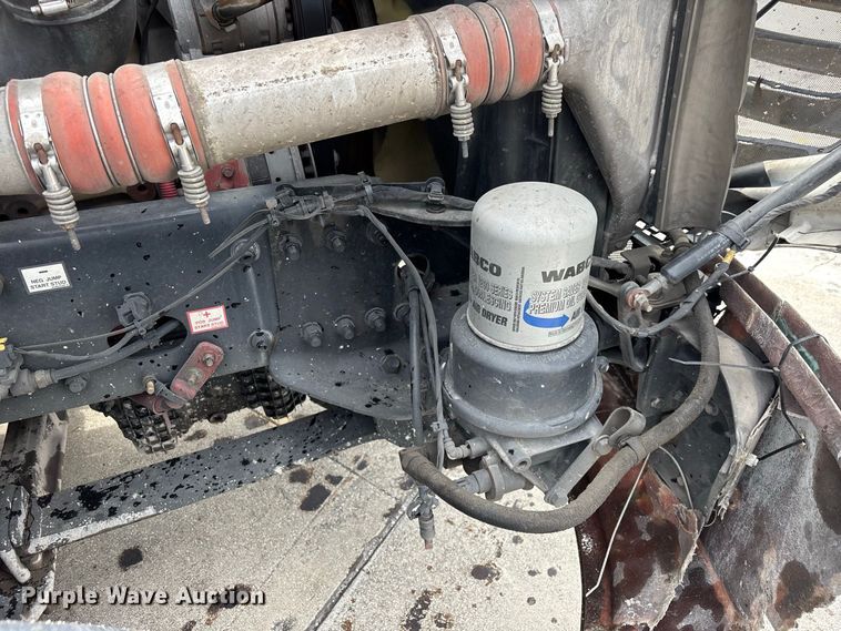image for item YA4134 2021 Freightliner Cascadia 126 semi truck