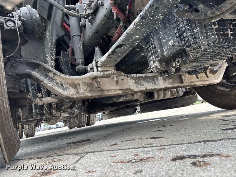 image for item YA4134 2021 Freightliner Cascadia 126 semi truck
