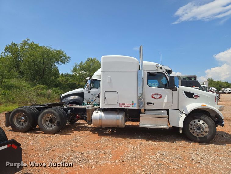 image for item YA4148 2023 Peterbilt 567 semi truck