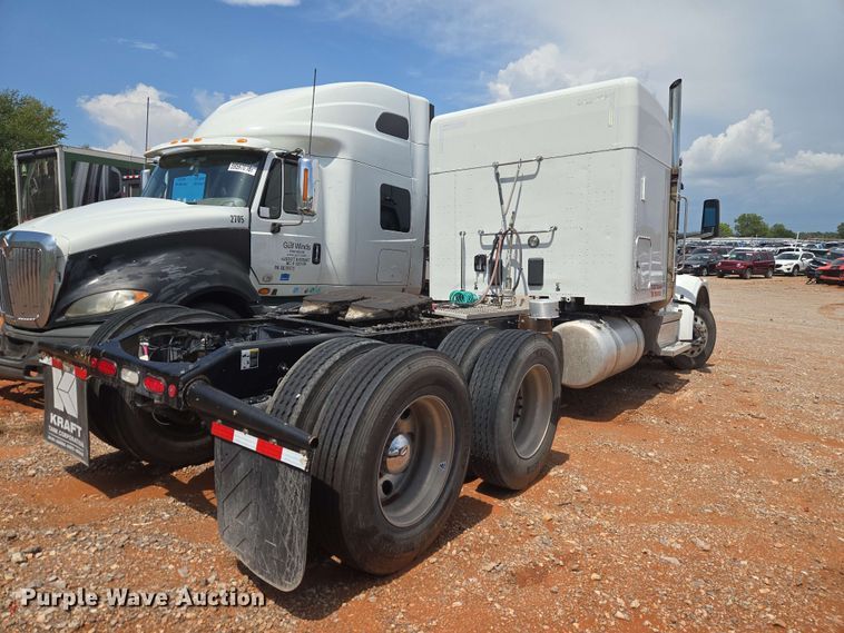 image for item YA4148 2023 Peterbilt 567 semi truck