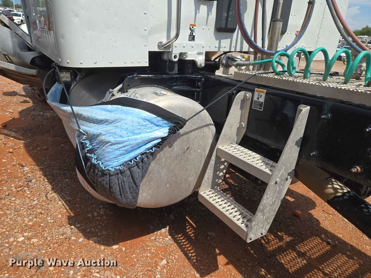 image for item YA4148 2023 Peterbilt 567 semi truck