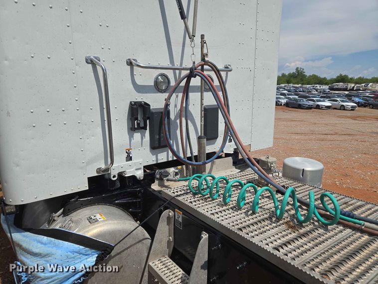 image for item YA4148 2023 Peterbilt 567 semi truck