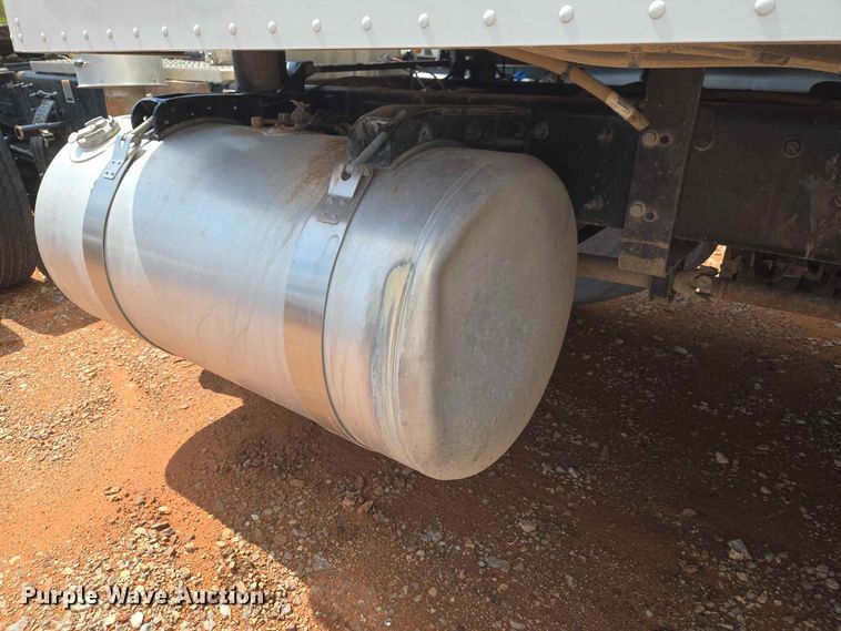 image for item YA4148 2023 Peterbilt 567 semi truck