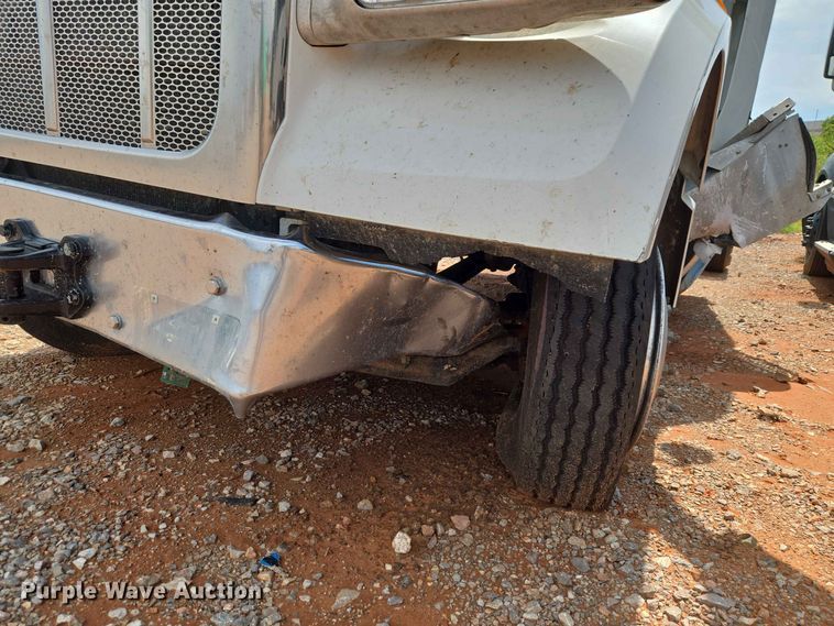 image for item YA4148 2023 Peterbilt 567 semi truck