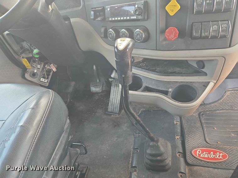 image for item YA4148 2023 Peterbilt 567 semi truck