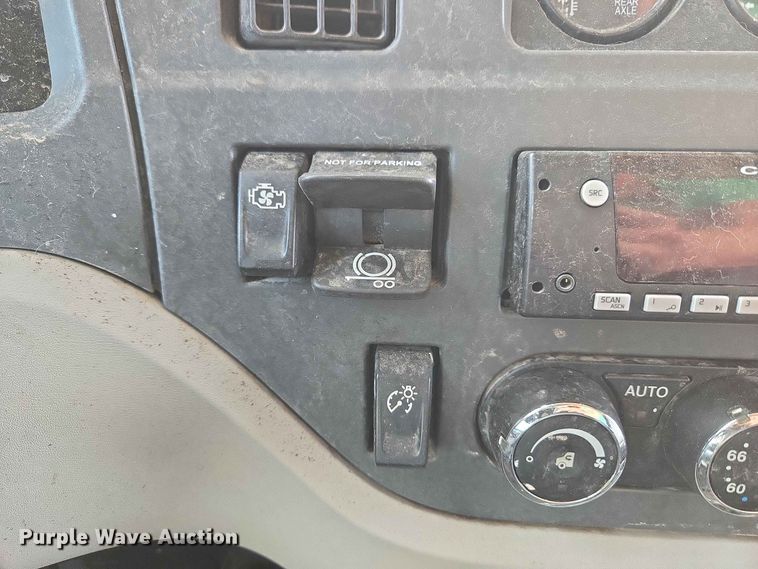image for item YA4148 2023 Peterbilt 567 semi truck