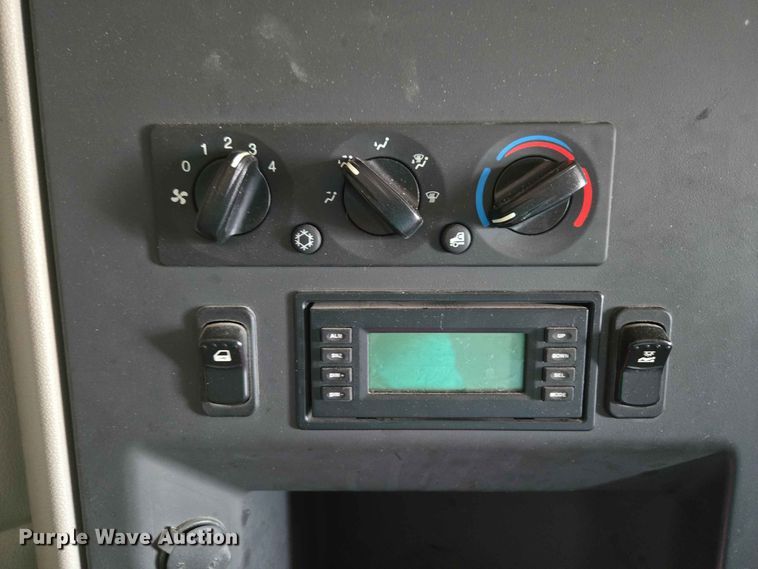 image for item YA4148 2023 Peterbilt 567 semi truck