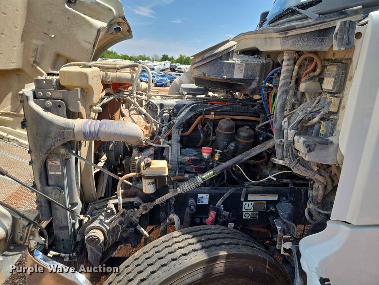 image for item YA4148 2023 Peterbilt 567 semi truck