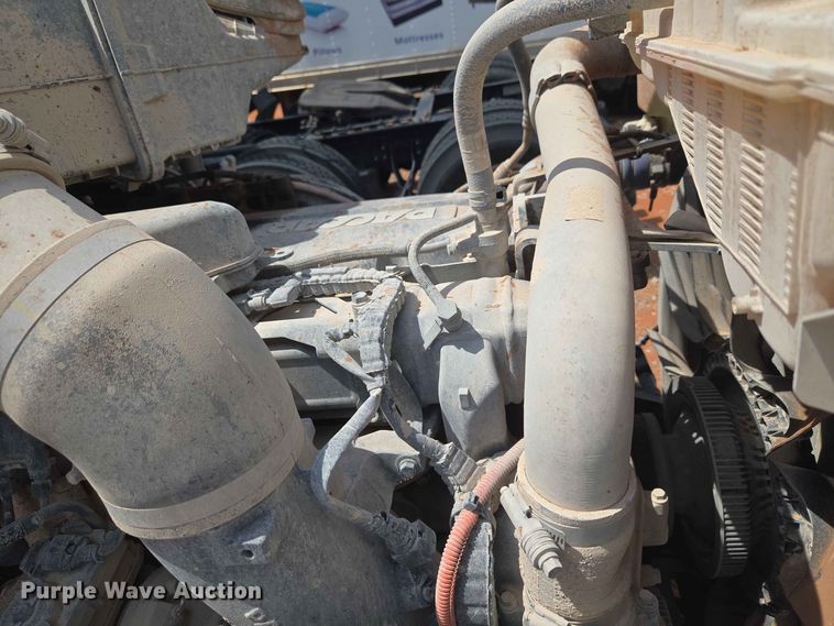 image for item YA4148 2023 Peterbilt 567 semi truck