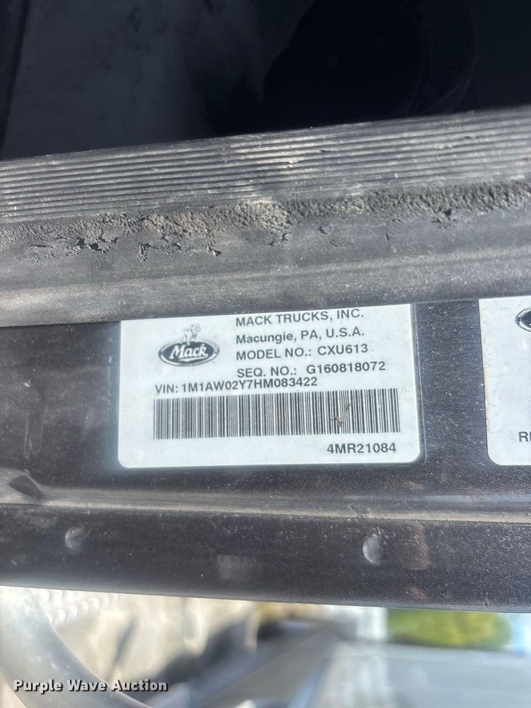 image for item YA4208 2017 Mack CXU613 semi truck