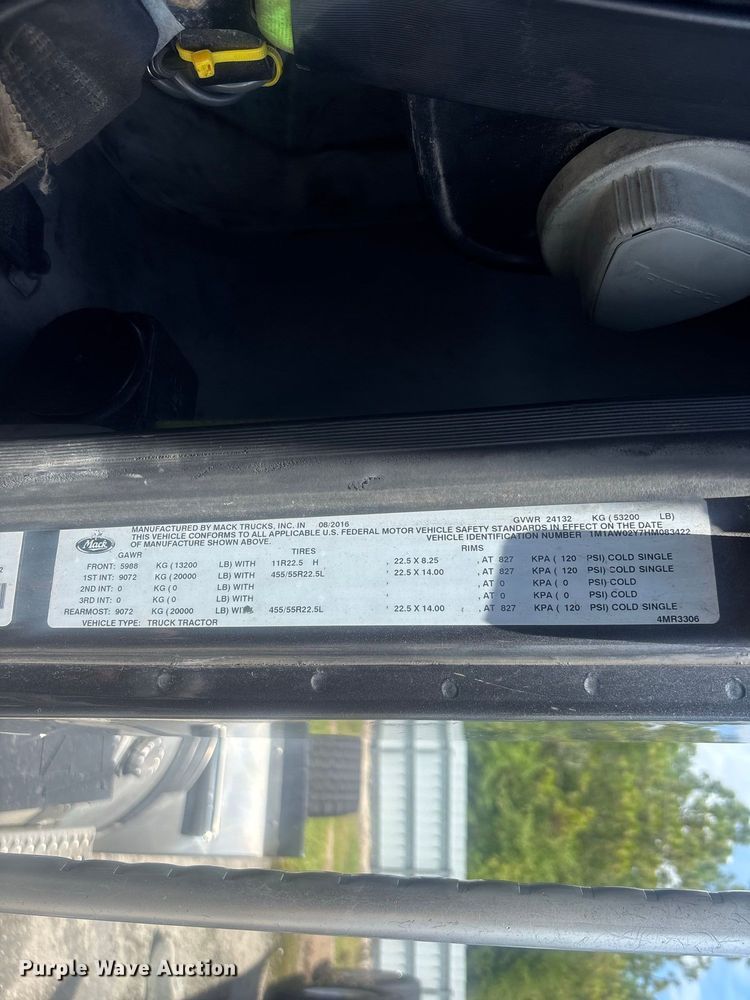 image for item YA4208 2017 Mack CXU613 semi truck