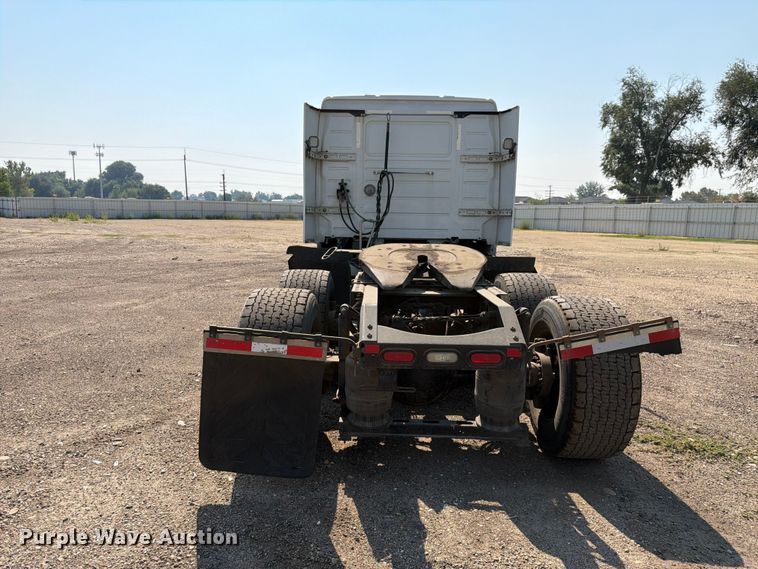 image for item YA4214 2019 Volvo VNL semi truck