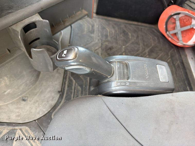 image for item YA4214 2019 Volvo VNL semi truck