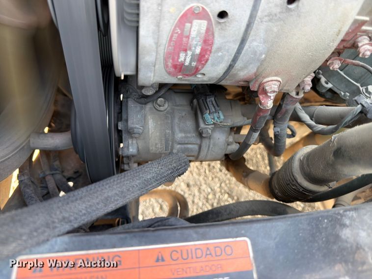 image for item YA4214 2019 Volvo VNL semi truck
