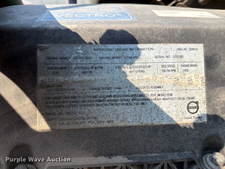 image for item YA4214 2019 Volvo VNL semi truck