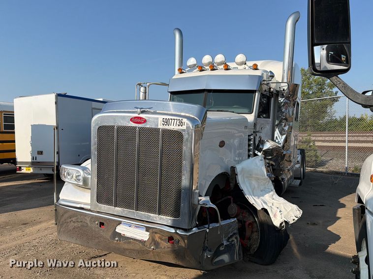 2021 Peterbilt 389 semi truck