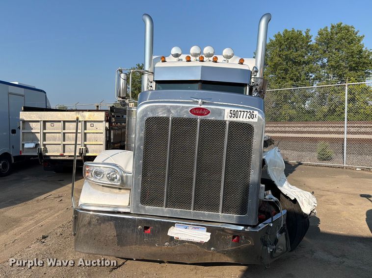 image for item YA4301 2021 Peterbilt 389 semi truck