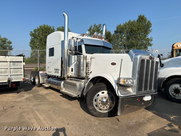 image for item YA4301 2021 Peterbilt 389 semi truck