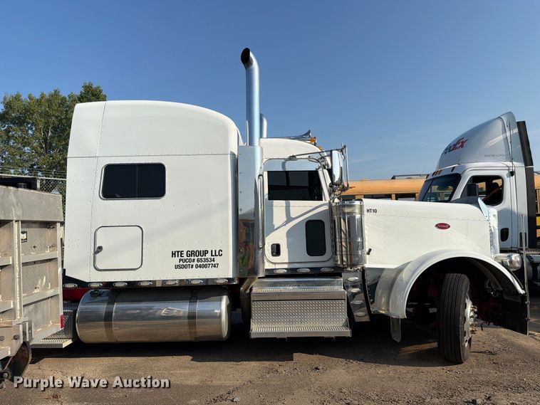 image for item YA4301 2021 Peterbilt 389 semi truck