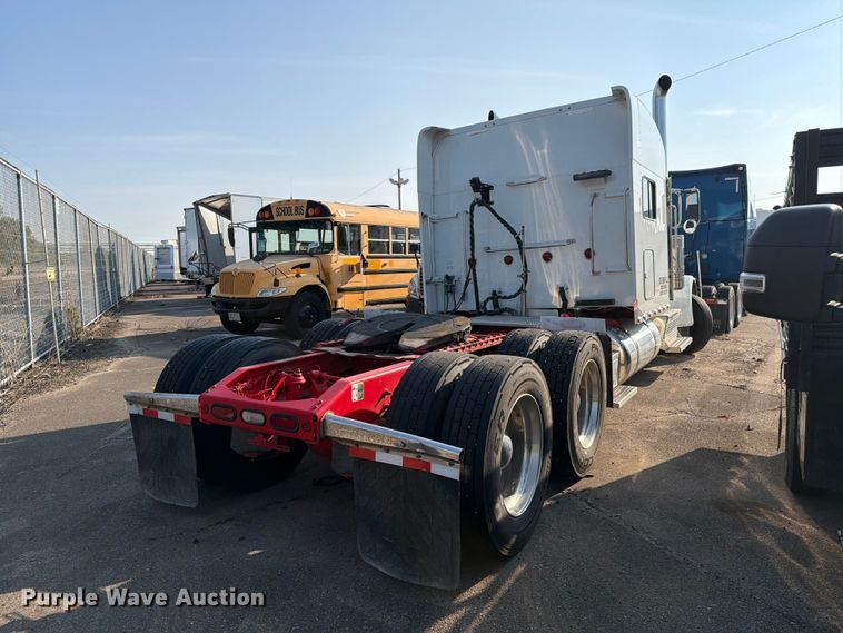 image for item YA4301 2021 Peterbilt 389 semi truck