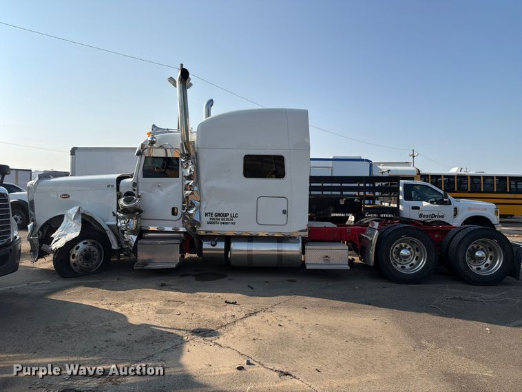 image for item YA4301 2021 Peterbilt 389 semi truck
