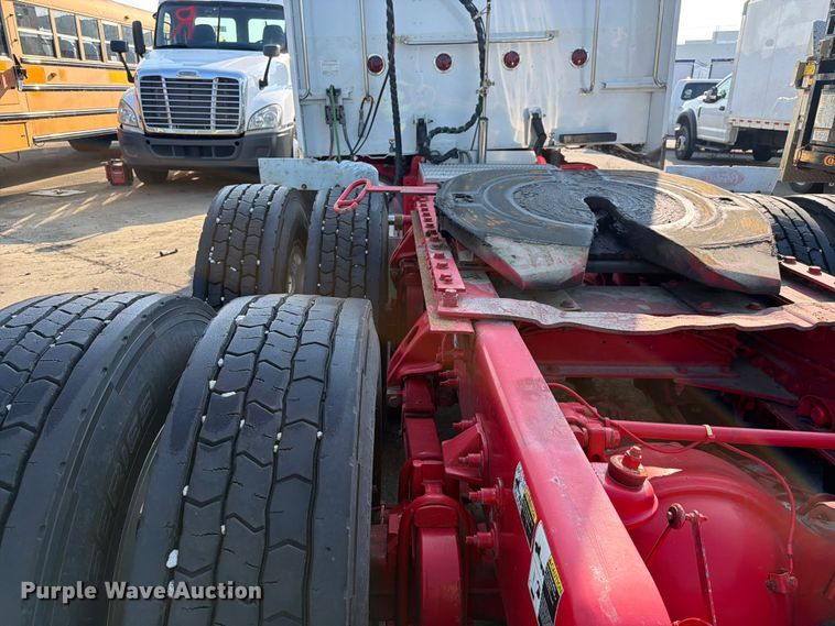 image for item YA4301 2021 Peterbilt 389 semi truck