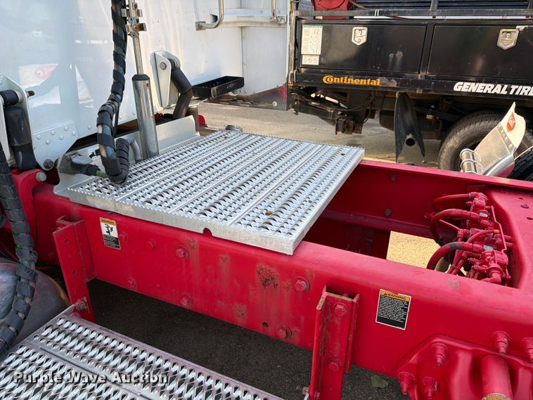 image for item YA4301 2021 Peterbilt 389 semi truck