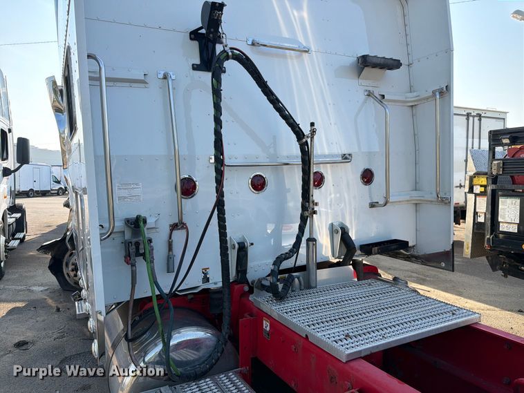 image for item YA4301 2021 Peterbilt 389 semi truck