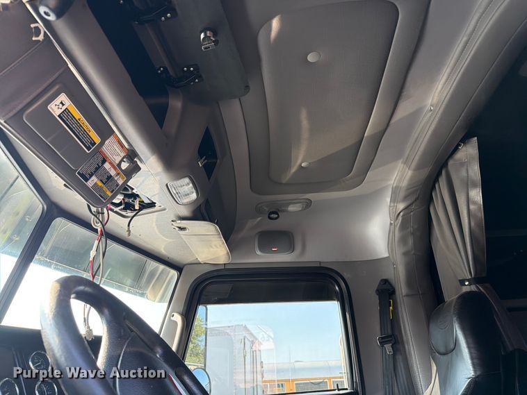 image for item YA4301 2021 Peterbilt 389 semi truck