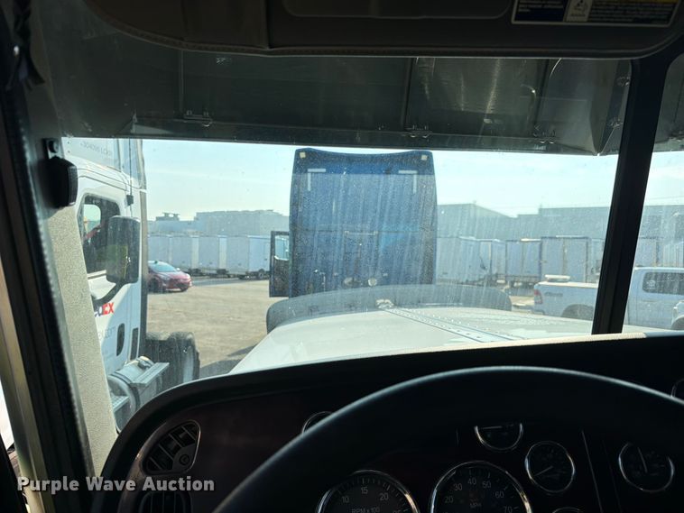 image for item YA4301 2021 Peterbilt 389 semi truck