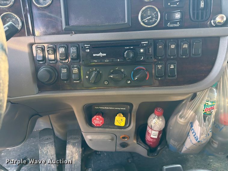 image for item YA4301 2021 Peterbilt 389 semi truck