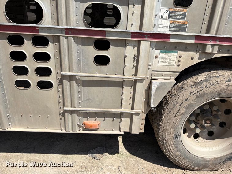 image for item YA4339 2010 Wilson PSDCL 402 livestock trailer