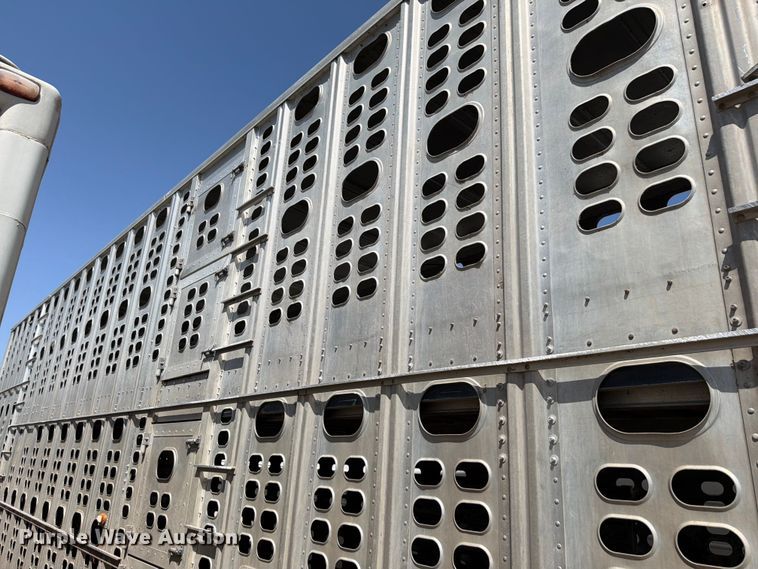 image for item YA4339 2010 Wilson PSDCL 402 livestock trailer