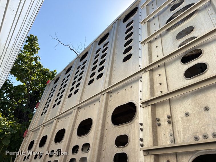 image for item YA4339 2010 Wilson PSDCL 402 livestock trailer