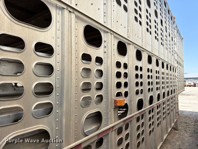 image for item YA4339 2010 Wilson PSDCL 402 livestock trailer