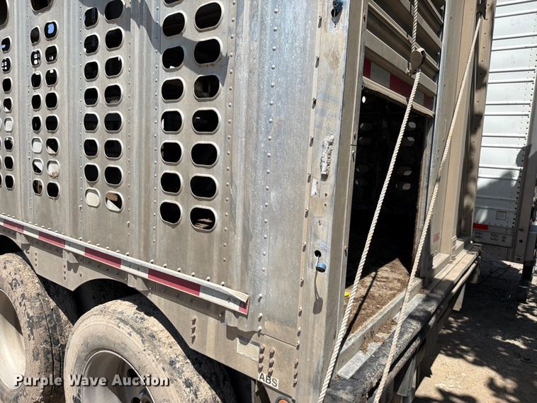 image for item YA4339 2010 Wilson PSDCL 402 livestock trailer