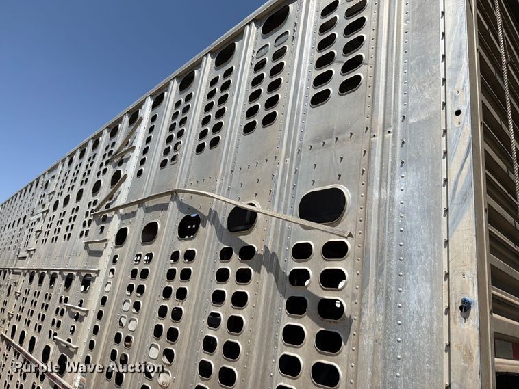 image for item YA4339 2010 Wilson PSDCL 402 livestock trailer