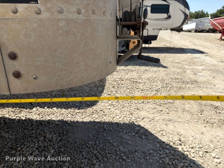 image for item YA4339 2010 Wilson PSDCL 402 livestock trailer