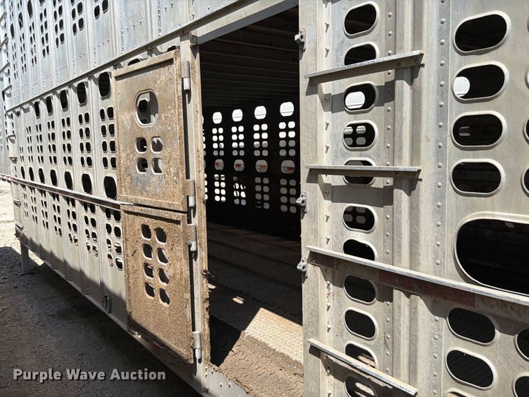 image for item YA4339 2010 Wilson PSDCL 402 livestock trailer